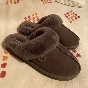 Eddie Bauer winter slipper.  Warm and cozy